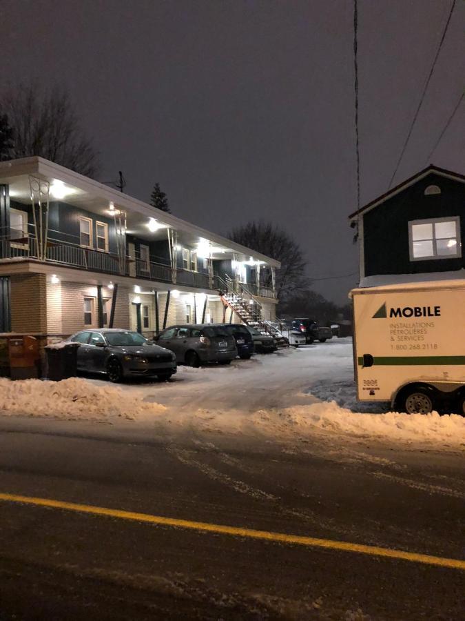 Motel Saint-Hilaire Mont-Saint-Hilaire Exterior photo